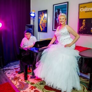 Elegant White Tulle Skirt